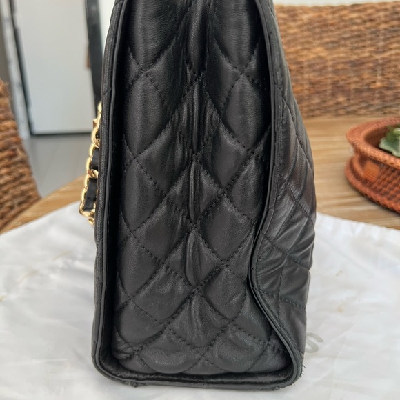 Michael Kors Black Leather Quilted tote - Picture 5 of 16